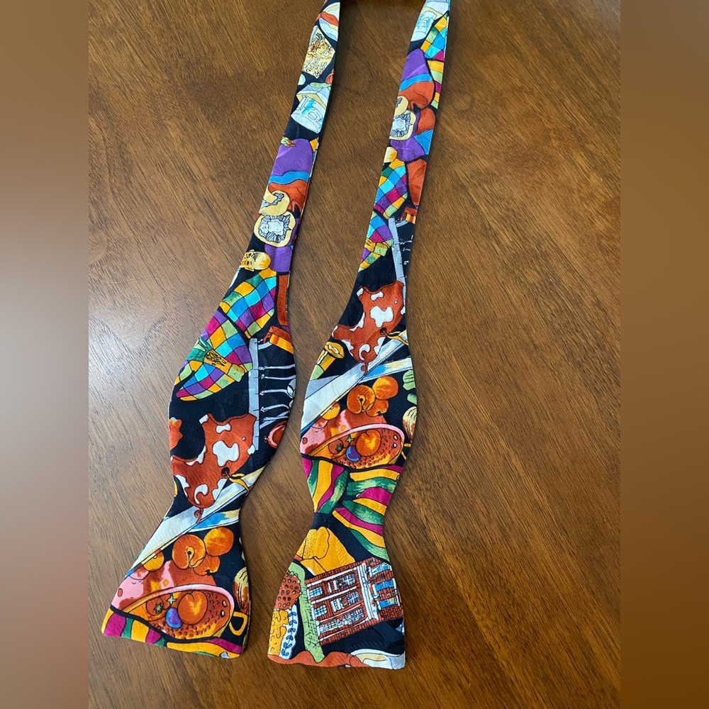 Vintage Silk Food Themed‎ Bow tie